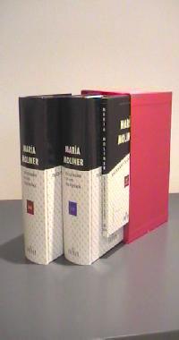 DICCIONARIO MOLINER DE USO DEL ESPAÑOL (CAJA 2 VOLS.+CD) | 9788424926885 | MOLINER, MARIA | Llibreria Aqualata | Comprar libros en catalán y castellano online | Comprar libros Igualada