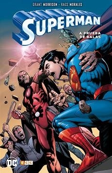 SUPERMAN: A PRUEBA DE BALAS | 9788416901333 | MORRISON, GRANT / WALKER, BRAD / LANDIS, MAX / FISCH, SHOLLY | Llibreria Aqualata | Comprar llibres en català i castellà online | Comprar llibres Igualada