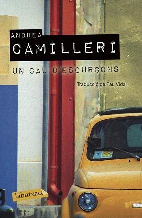 UN CAU D'ESCURÇONS | 9788417420314 | CAMILLERI, ANDREA | Llibreria Aqualata | Comprar llibres en català i castellà online | Comprar llibres Igualada