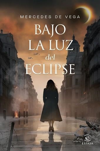 BAJO LA LUZ DEL ECLIPSE | 9788467072075 | VEGA, MERCEDES DE | Llibreria Aqualata | Comprar llibres en català i castellà online | Comprar llibres Igualada