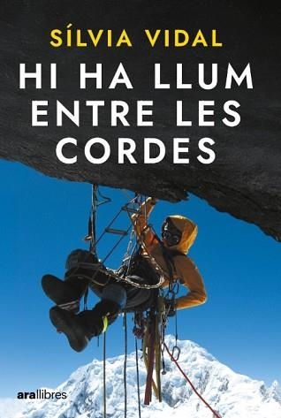 HI HA LLUM ENTRE LES CORDES | 9788411731270 | VIDAL MARTÍ, SÍLVIA | Llibreria Aqualata | Comprar libros en catalán y castellano online | Comprar libros Igualada